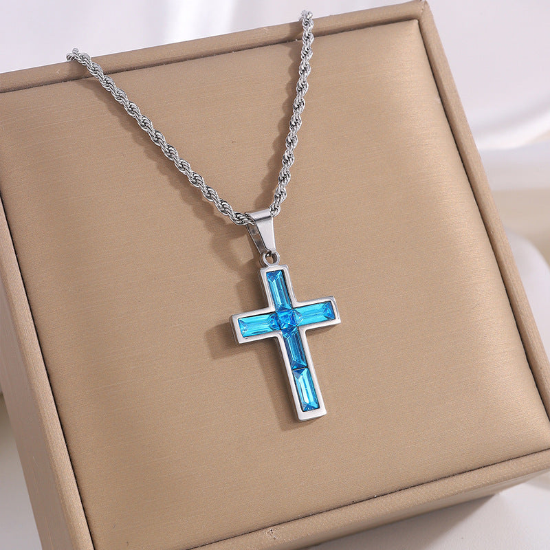 Colier cu cruce, efect de diamant