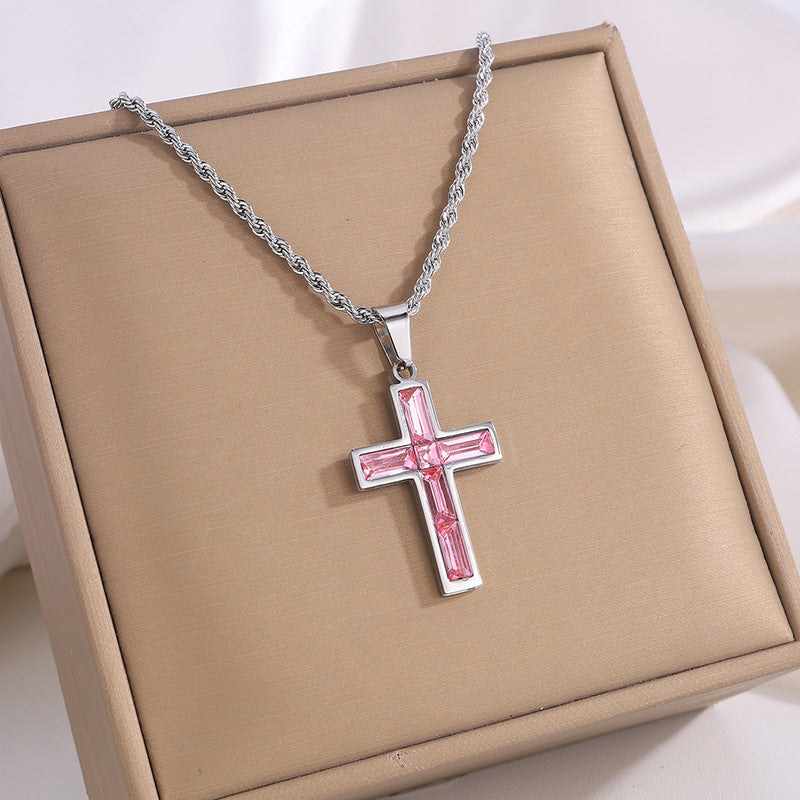 Colier cu cruce, efect de diamant