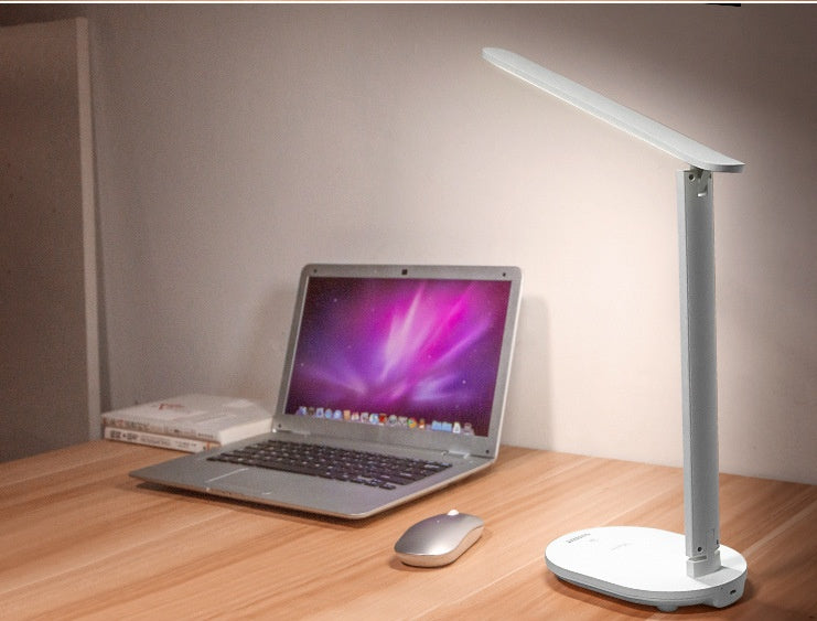 Lampa de masa cu LED
