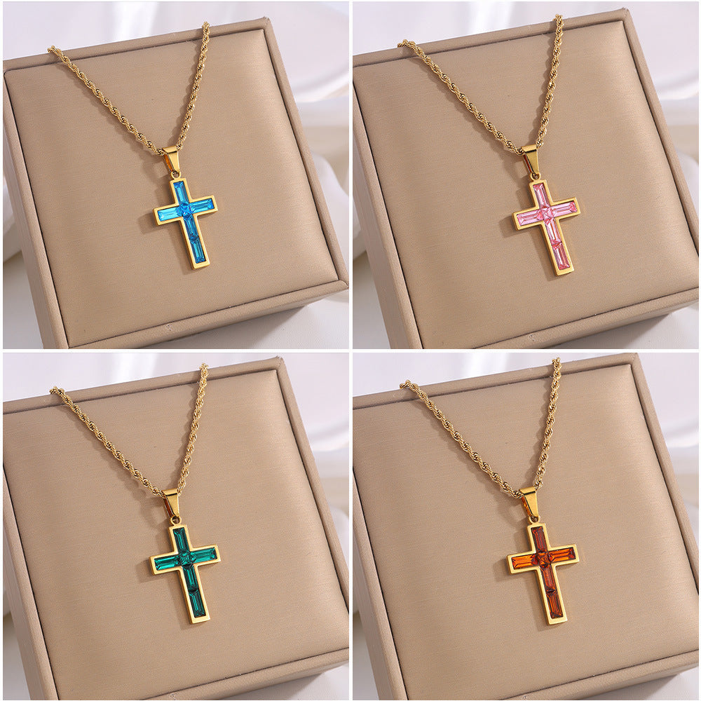 Colier cu cruce, efect de diamant