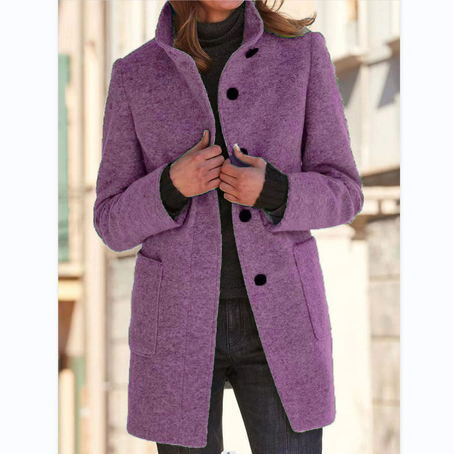 Cappotto di lana con collo alto