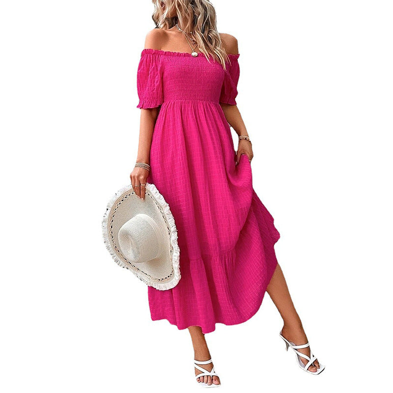 Rochie elegantă de damă cu croială slim și decolteu rotund