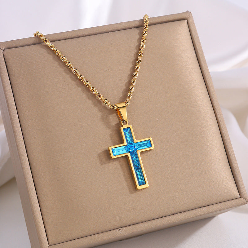 Colier cu cruce, efect de diamant