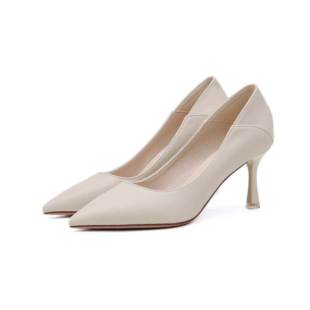 Women's shoes with heels, in soft leather and solid color