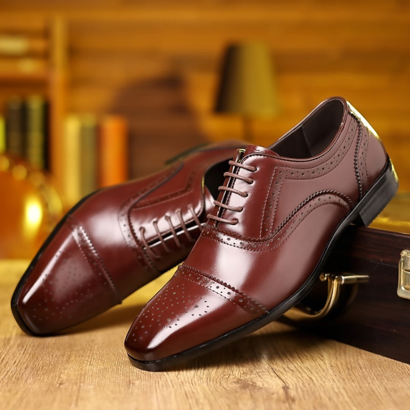 Scarpe da uomo eleganti con punta britannica