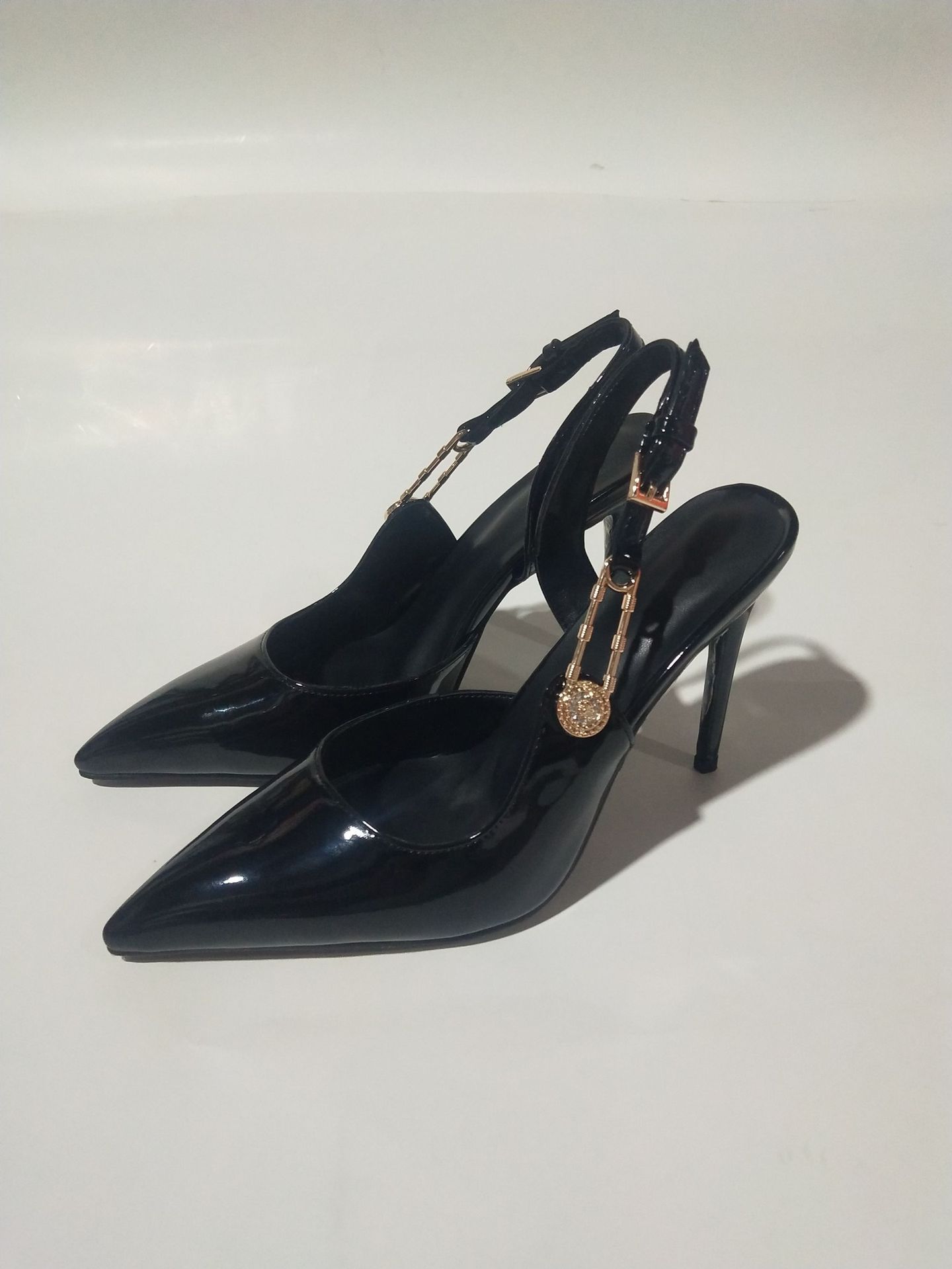 Scarpe da donna con tacco alto, cinturino e strass